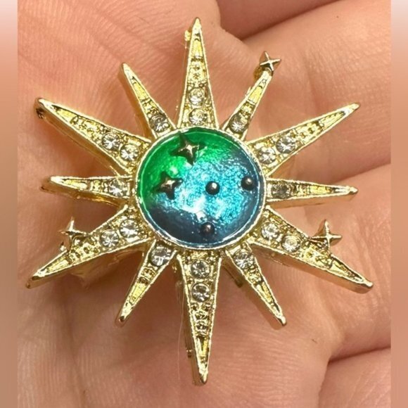 Sun & Earth Enamel Pin - Picture 1 of 3